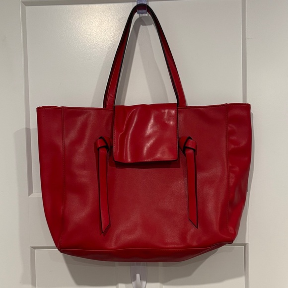 Elizabeth Arden Handbags - Elizabeth Arden Vibrant Red Tote